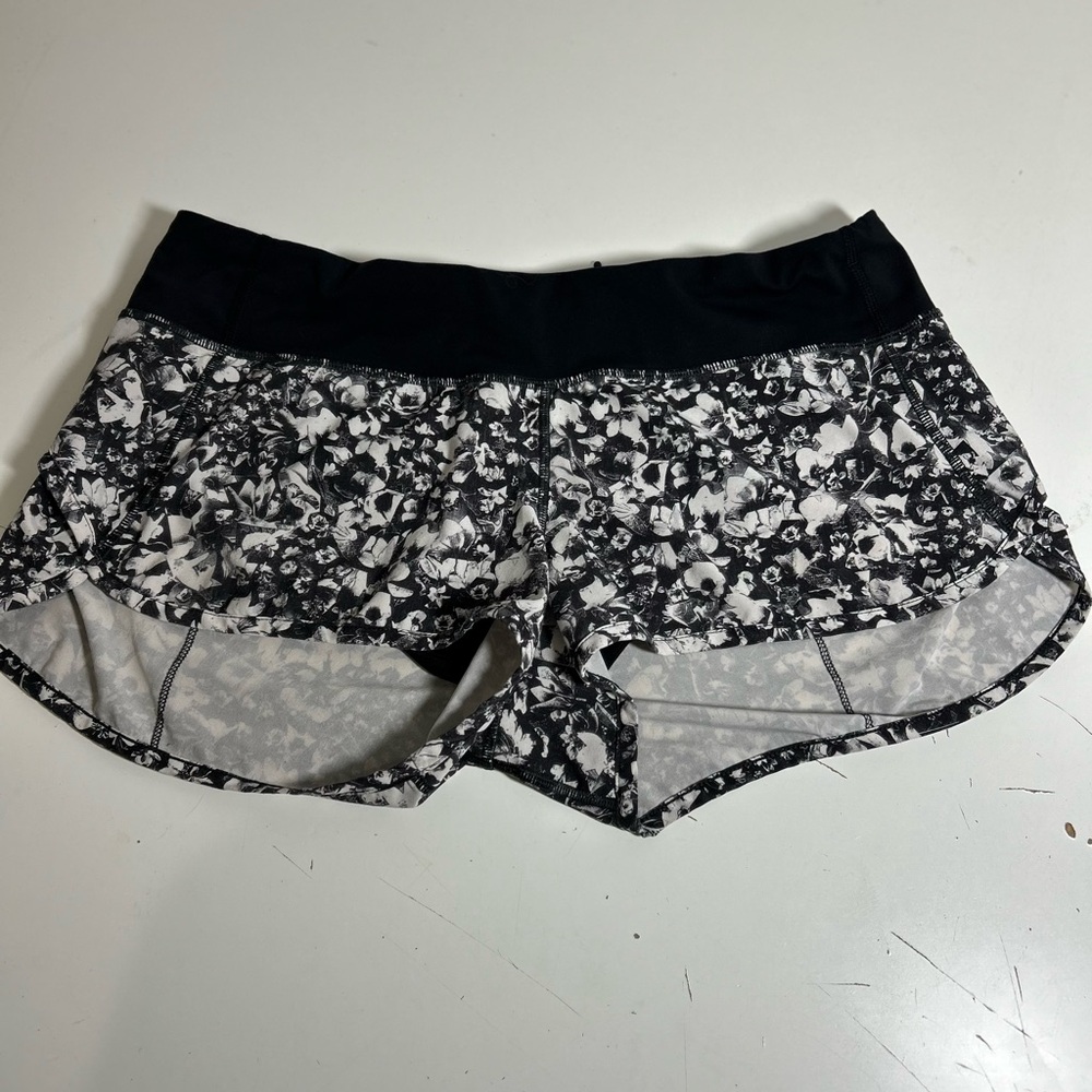 Lululemon Speed Up Black White Floral Running Shorts